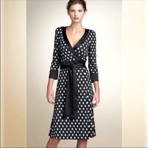 DVF TAURUS Silk Wrap midi dress in Lucky Star